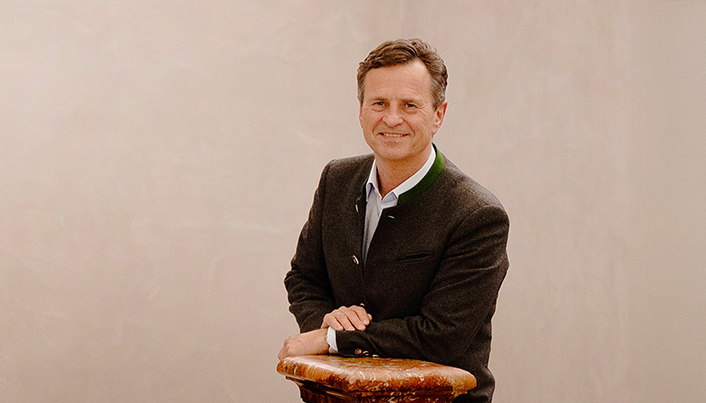 Porträtfoto von Dr. Manfred Gößl